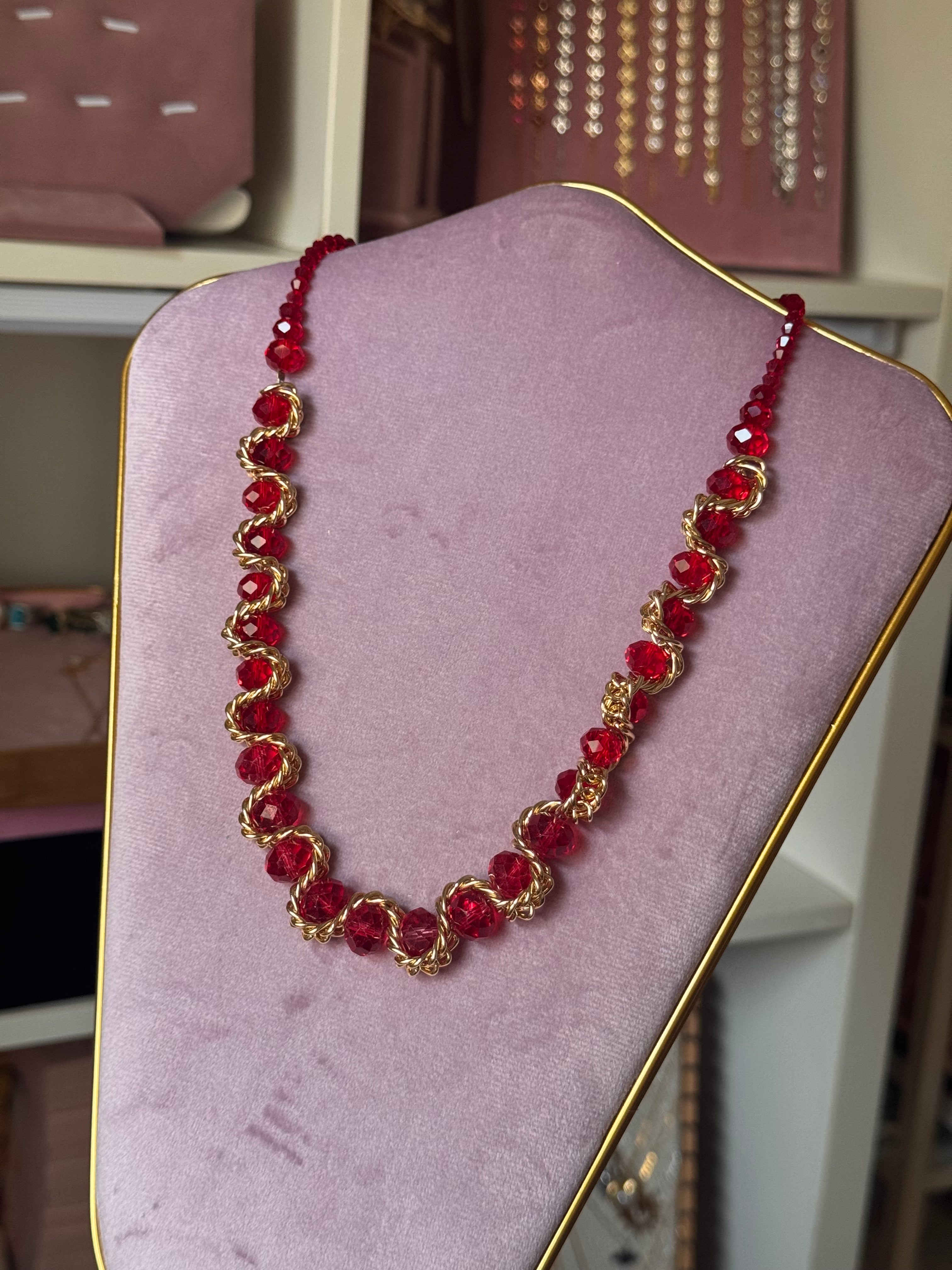 COLLAR VINTAGE ROJO