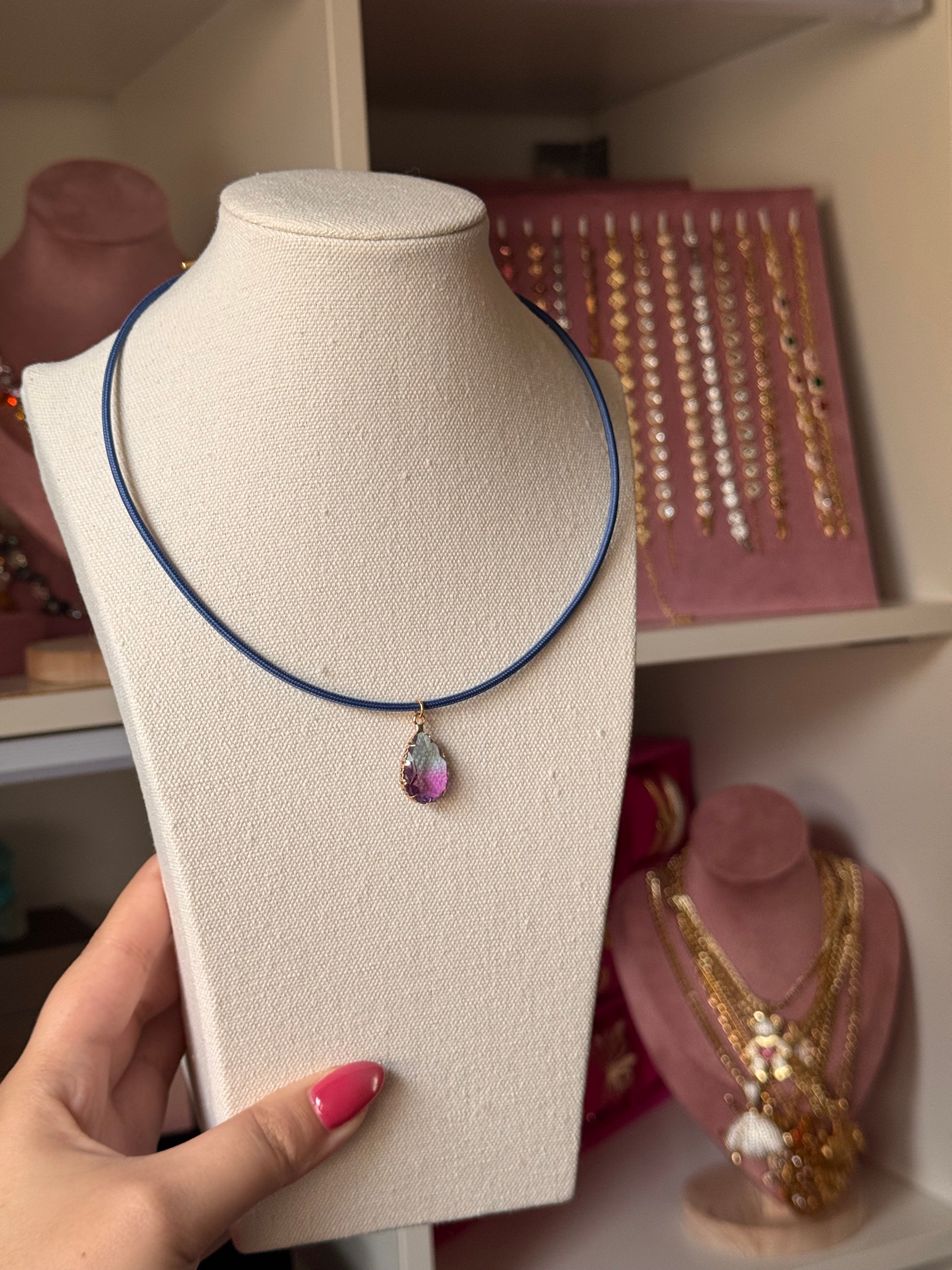 COLLAR AURA NOCTURNA