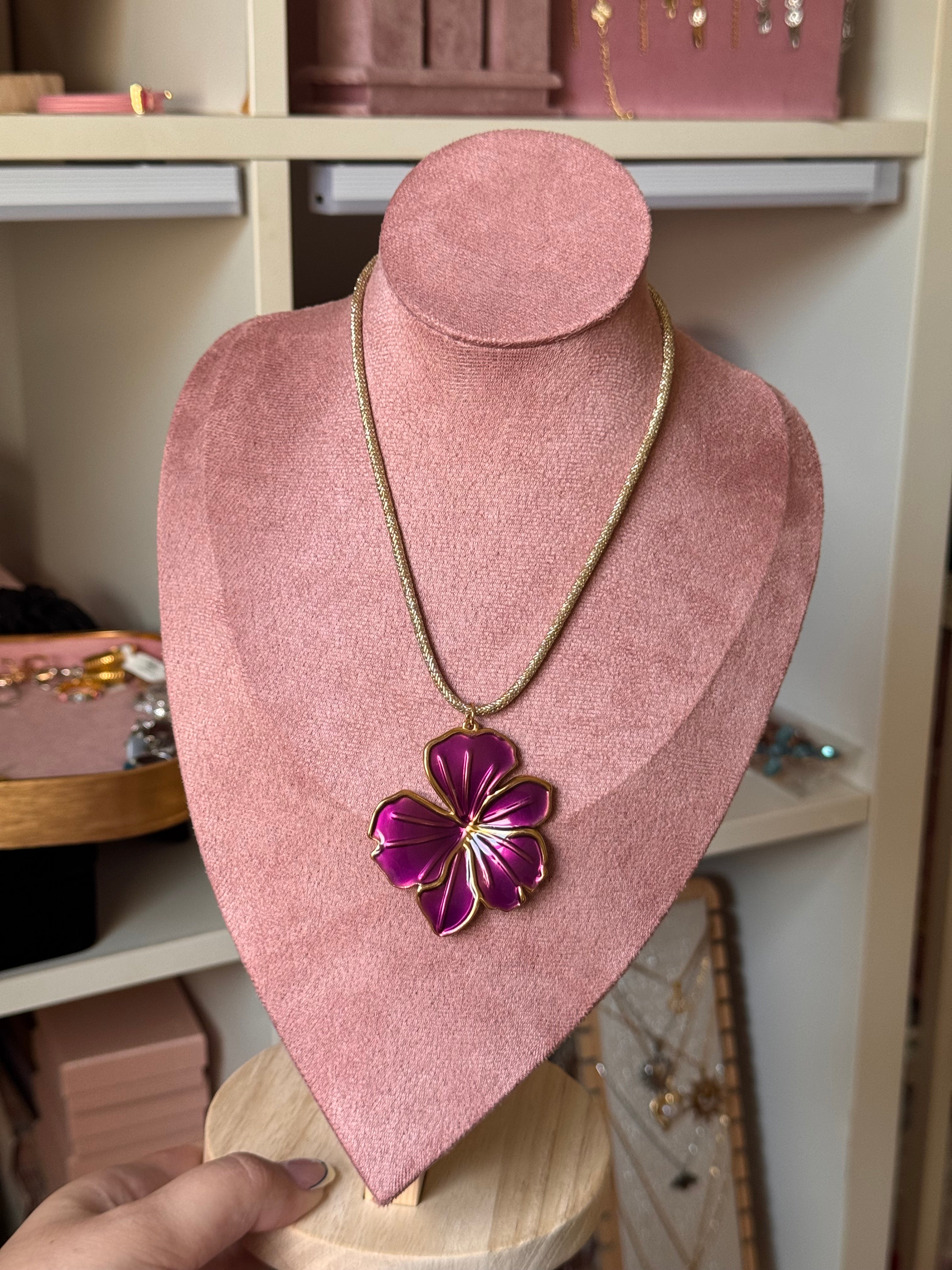 COLLAR ATELIER