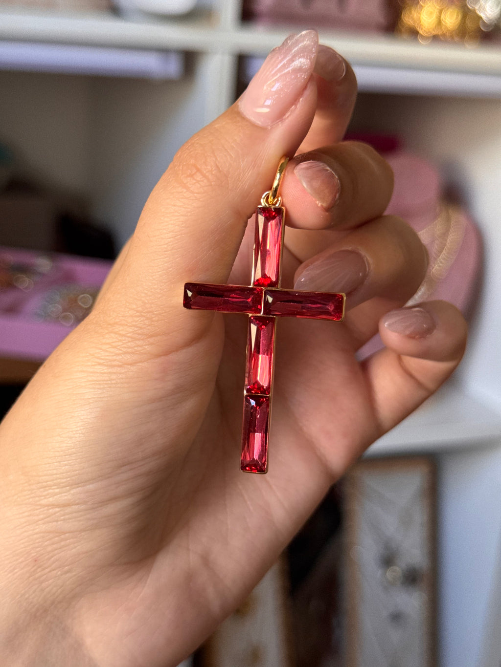 DIJE CROSS ROJO VINO
