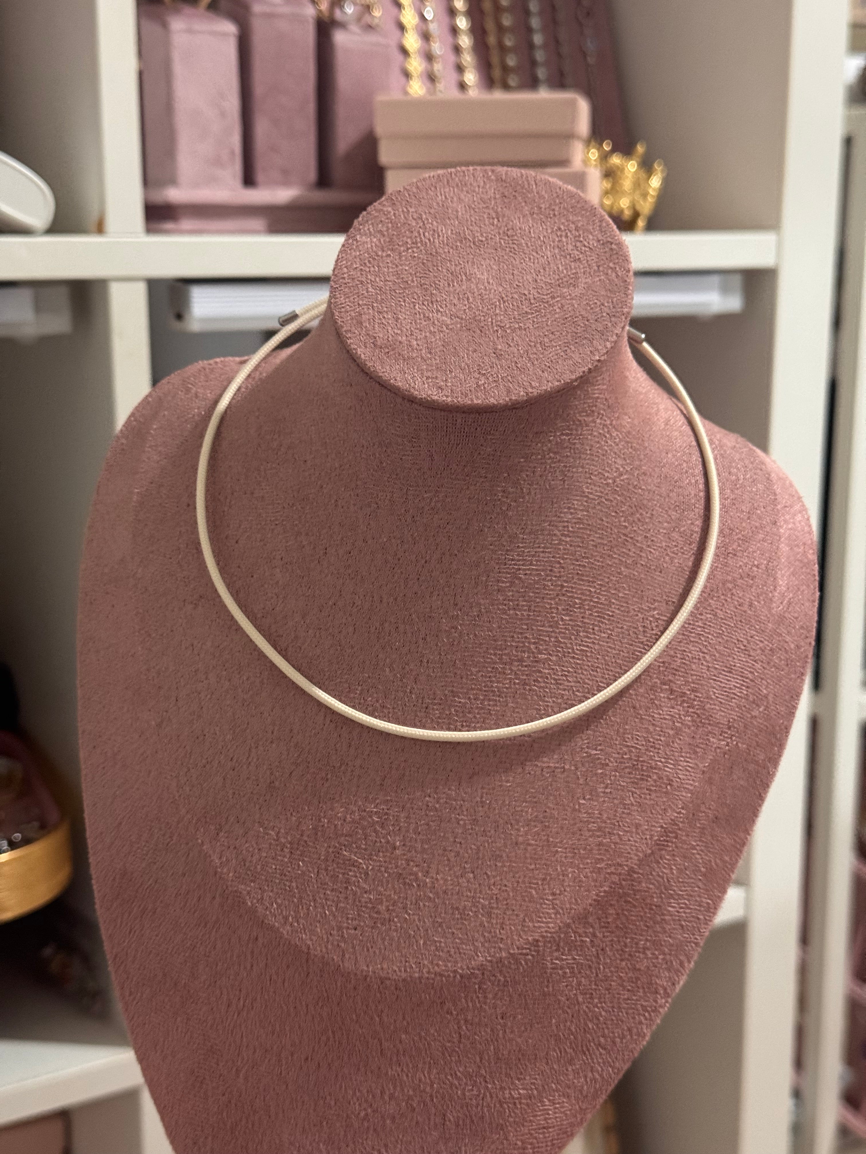COLLAR INFINITE CREMA