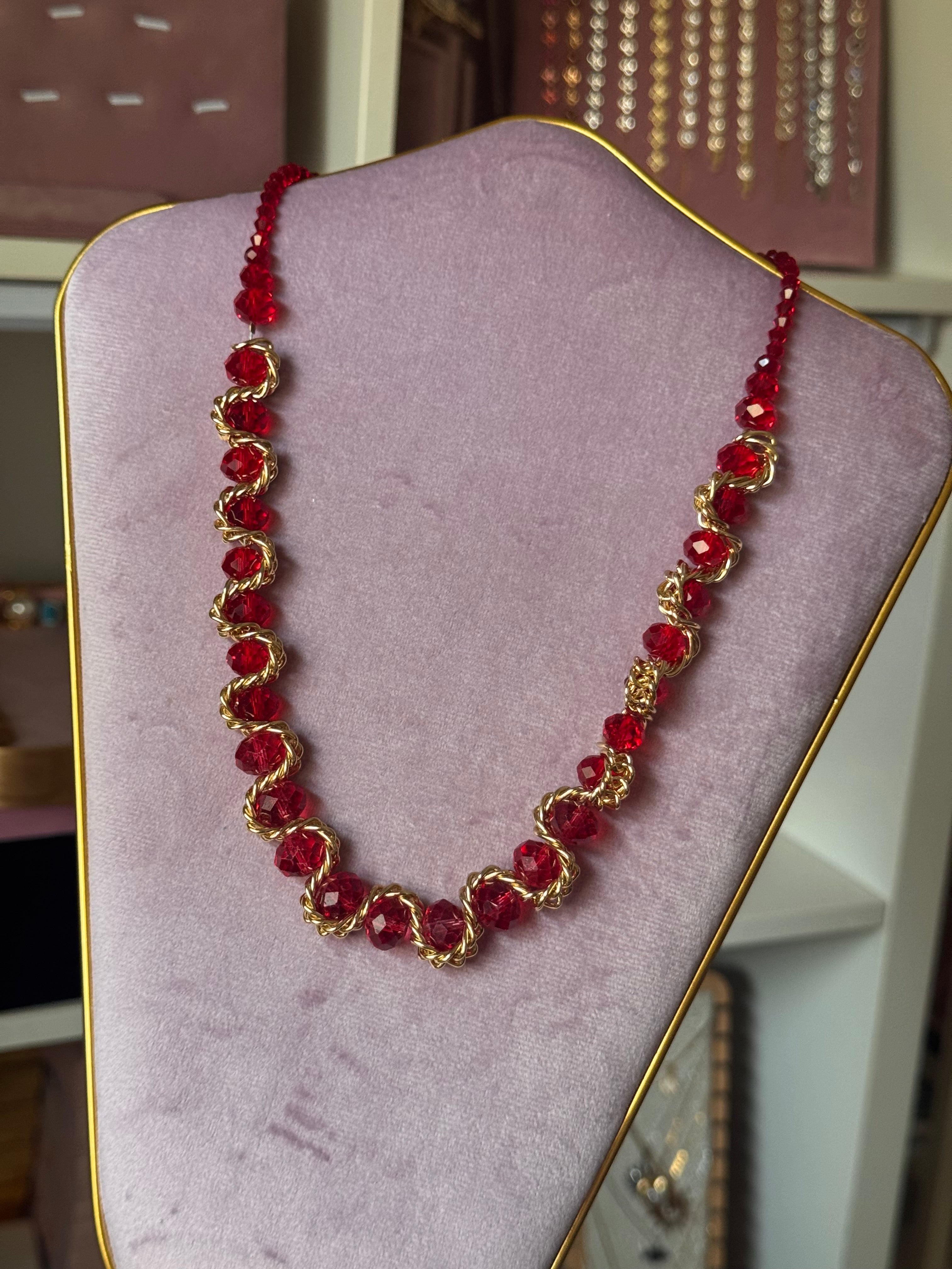 COLLAR VINTAGE ROJO
