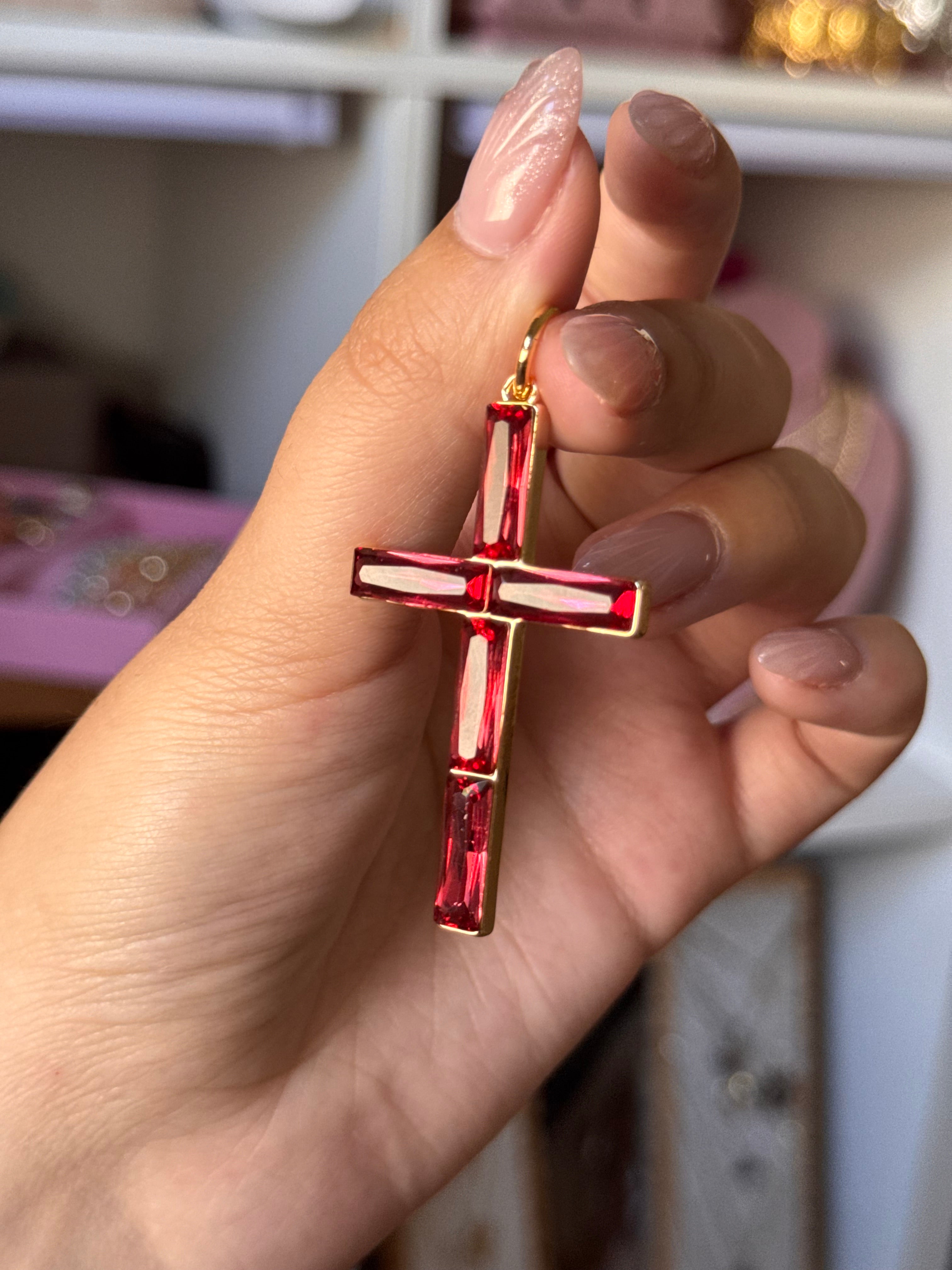 DIJE CROSS ROJO VINO