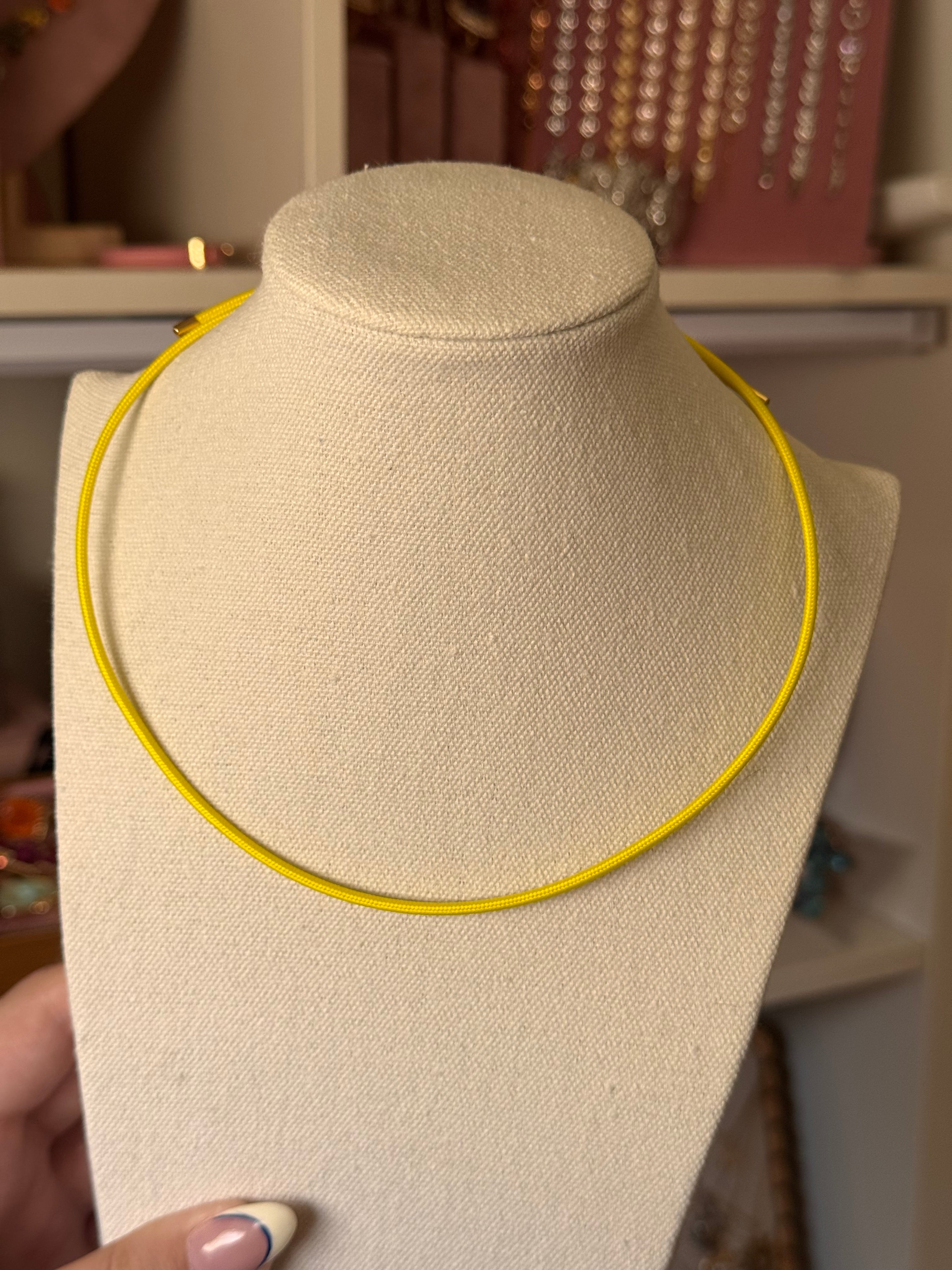 COLLAR INFINITE YELLOW