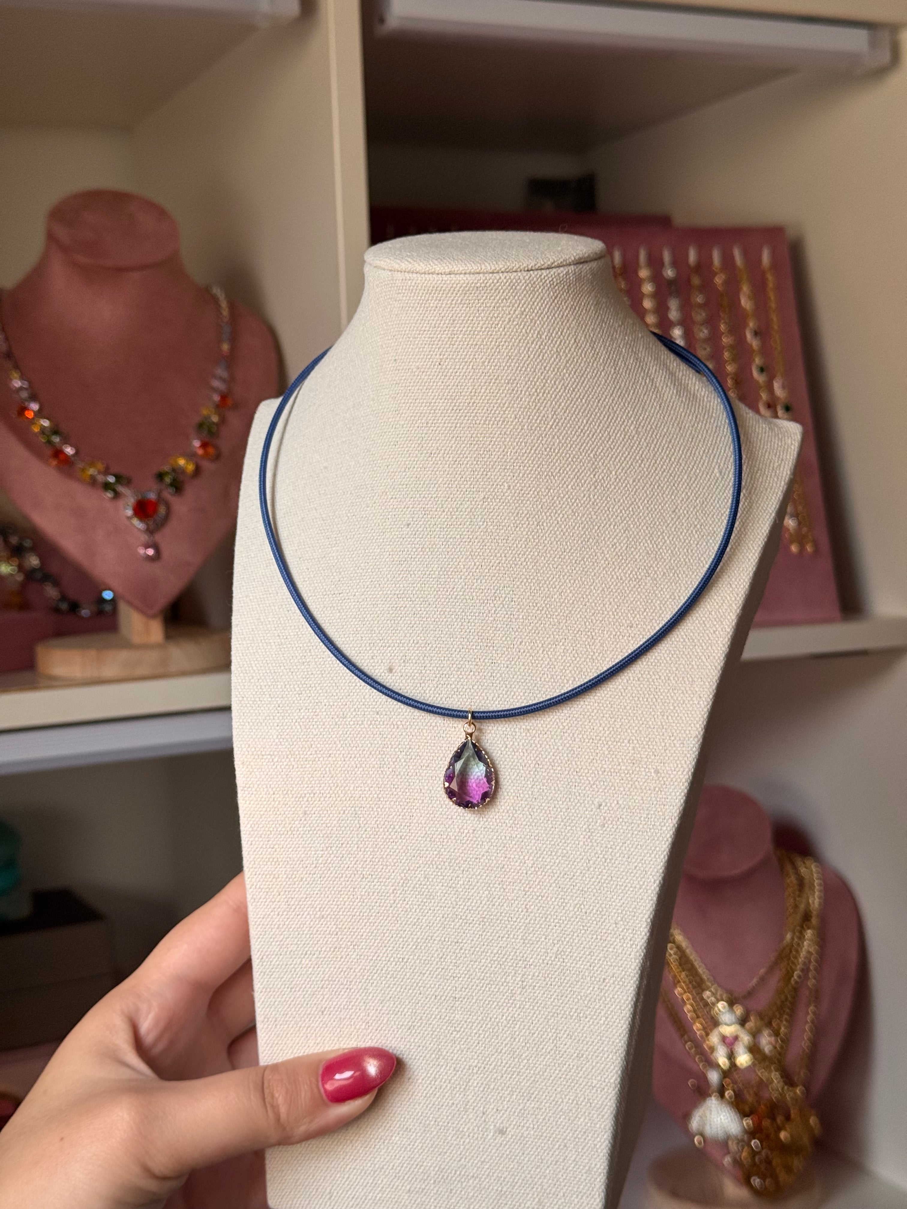 COLLAR AURA NOCTURNA