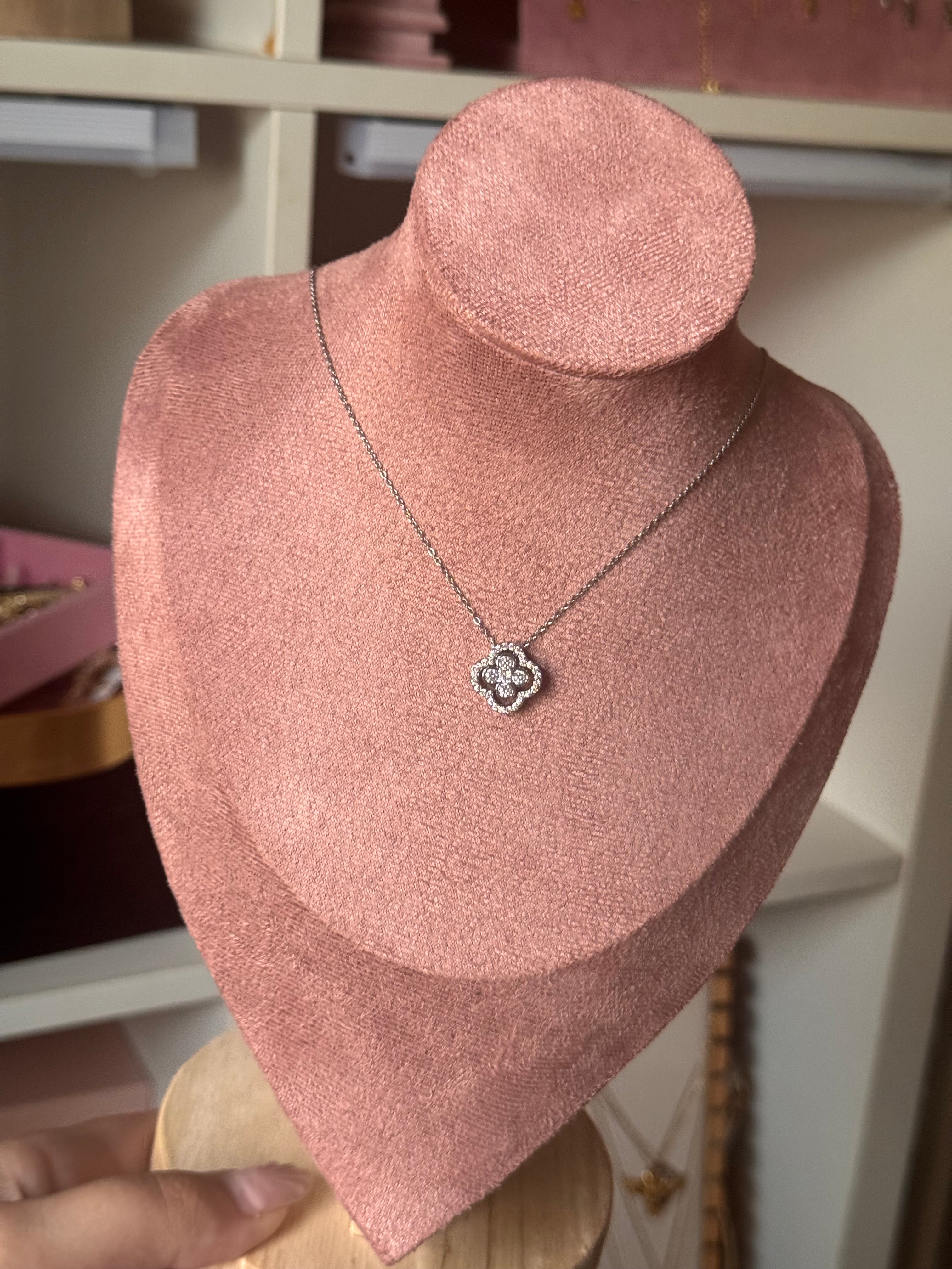 COLLAR TRÉBOL SILVER