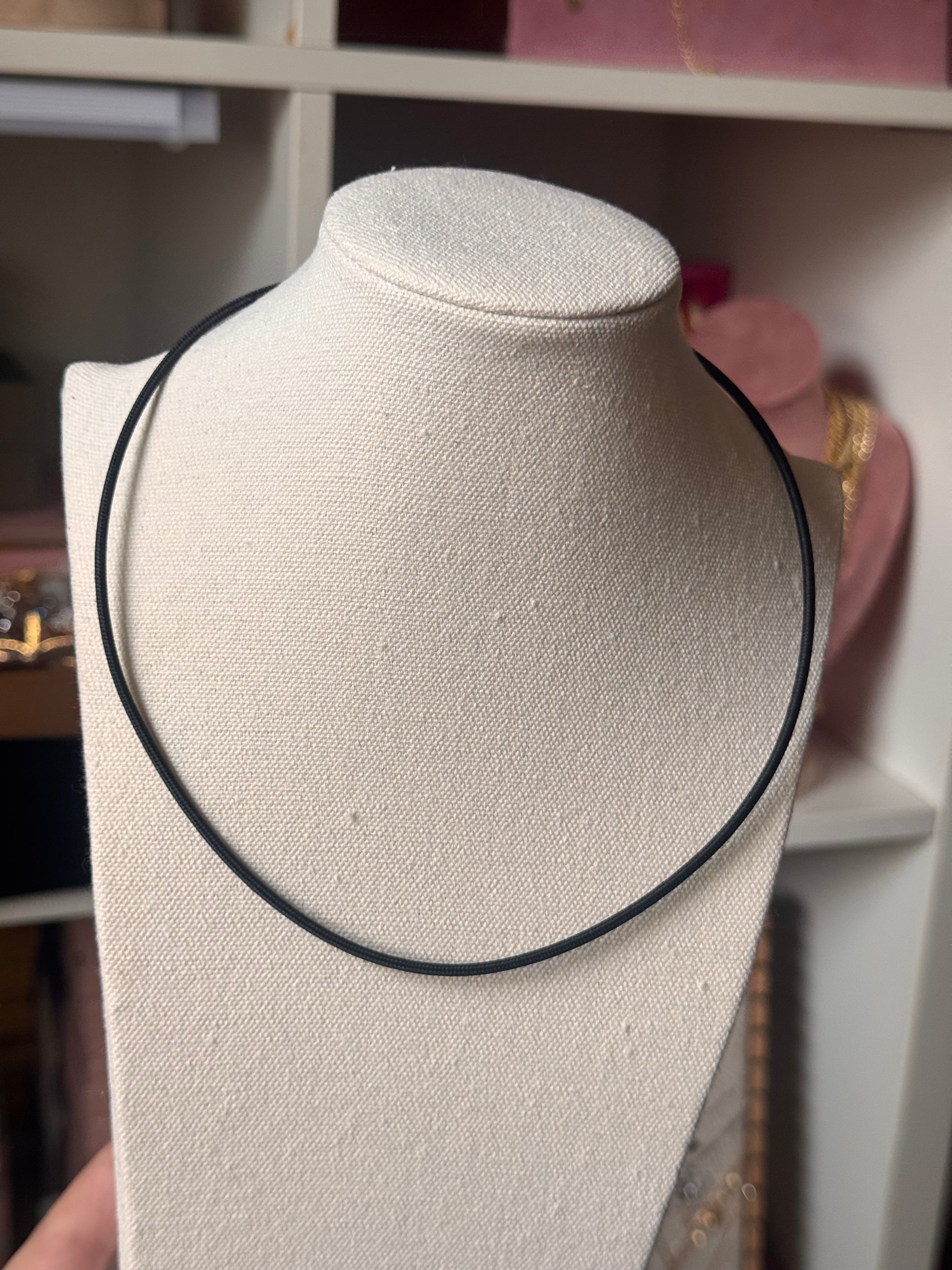 COLLAR INFINITE BLACK