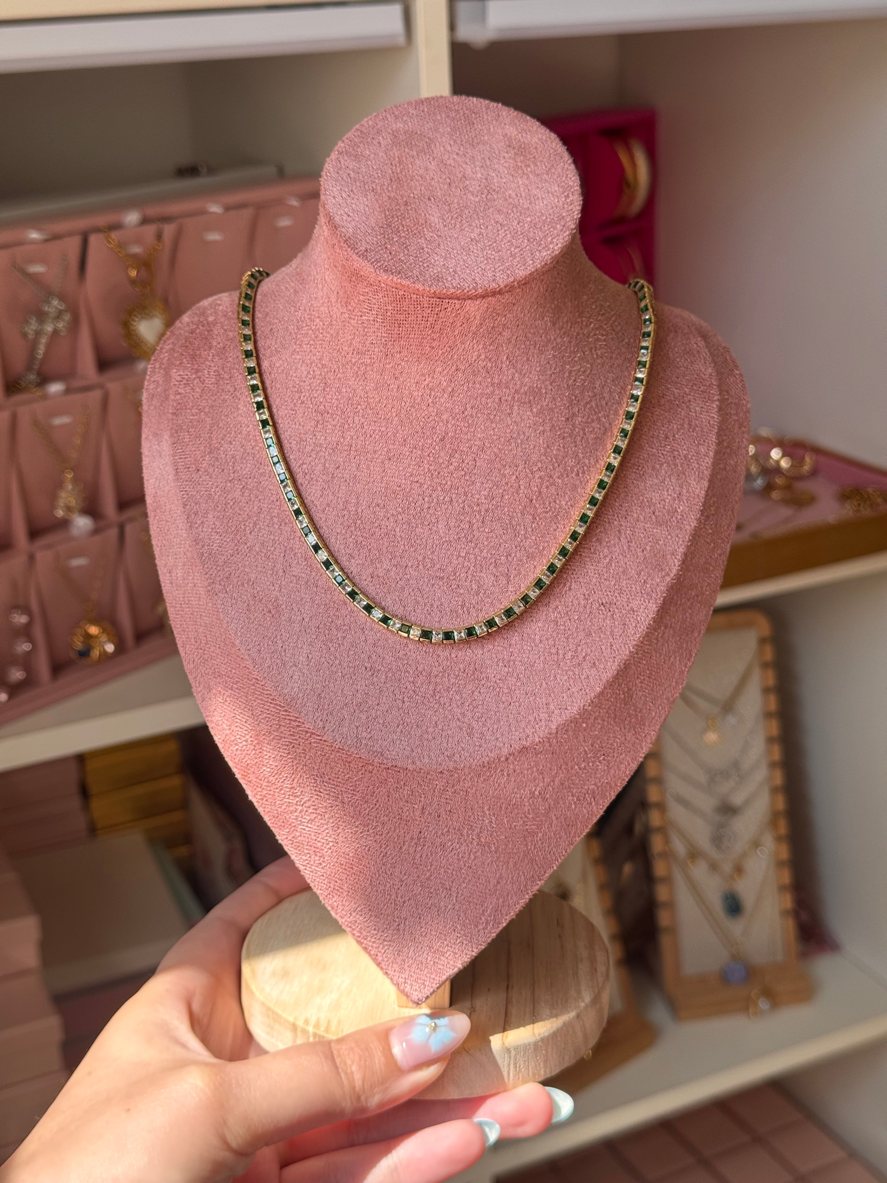 COLLAR GREEN WHITE