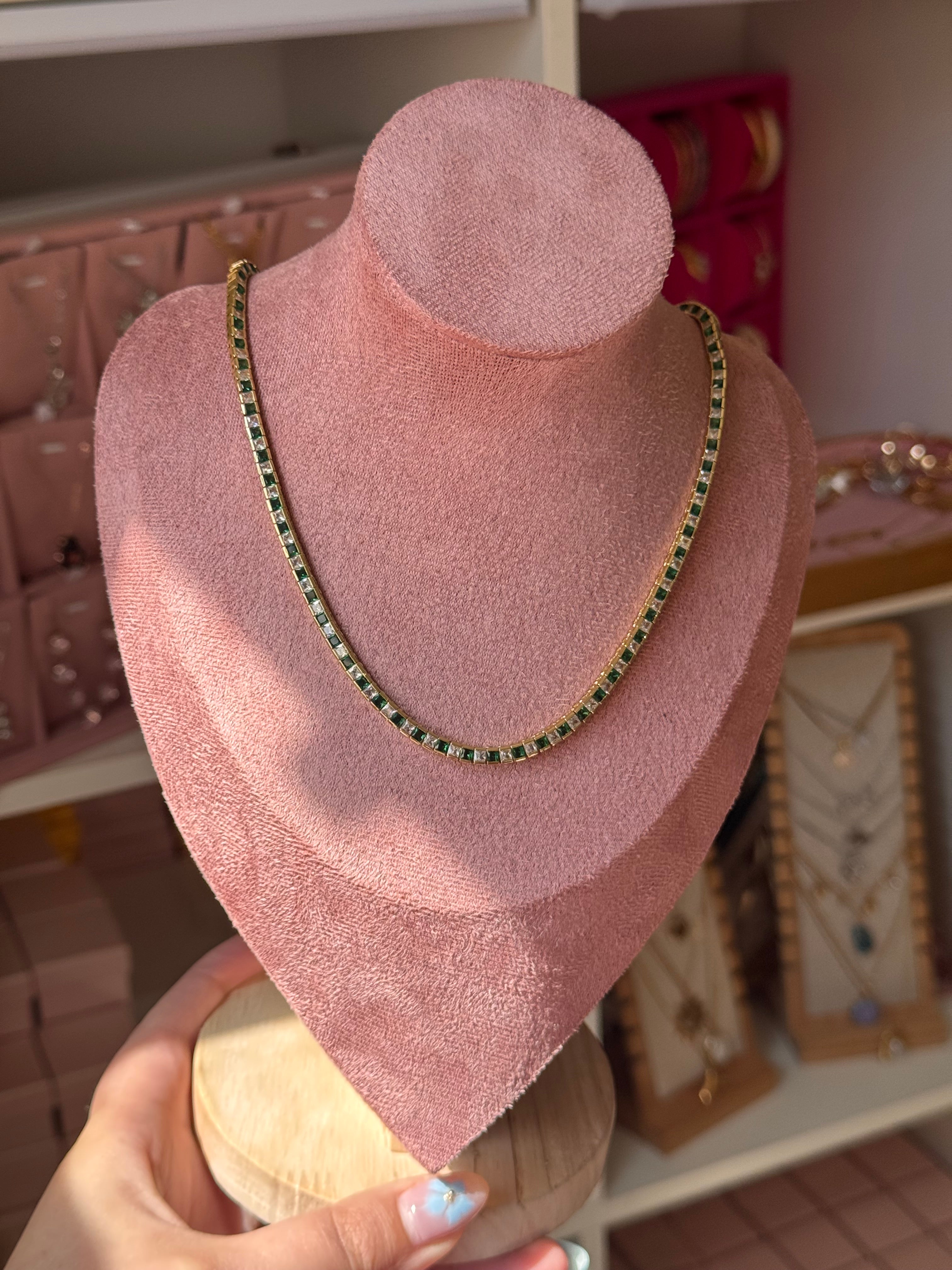 COLLAR GREEN WHITE